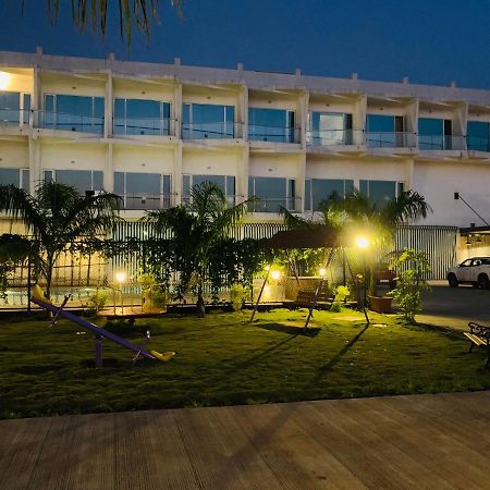 Viola Beacon Resort, Lonavala Kültér fotó