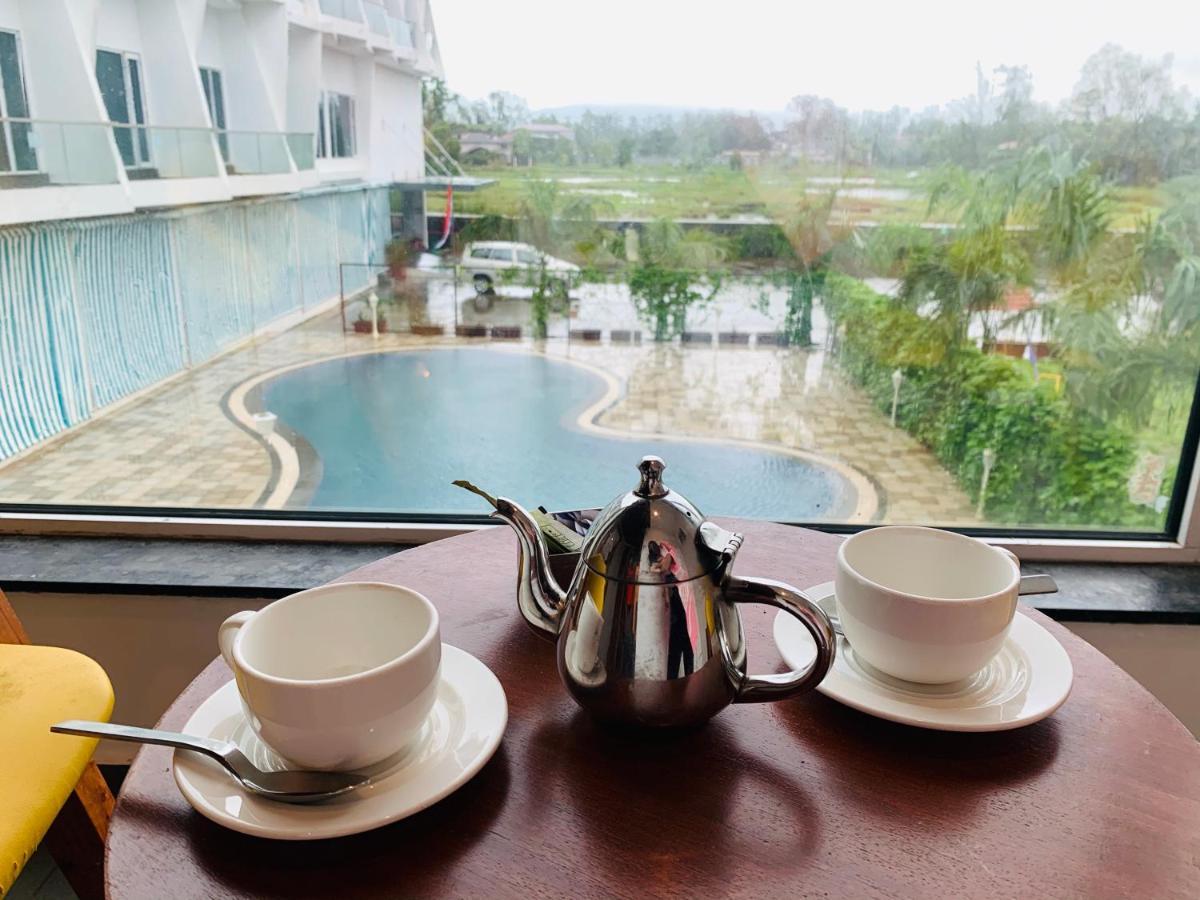 Viola Beacon Resort, Lonavala Kültér fotó