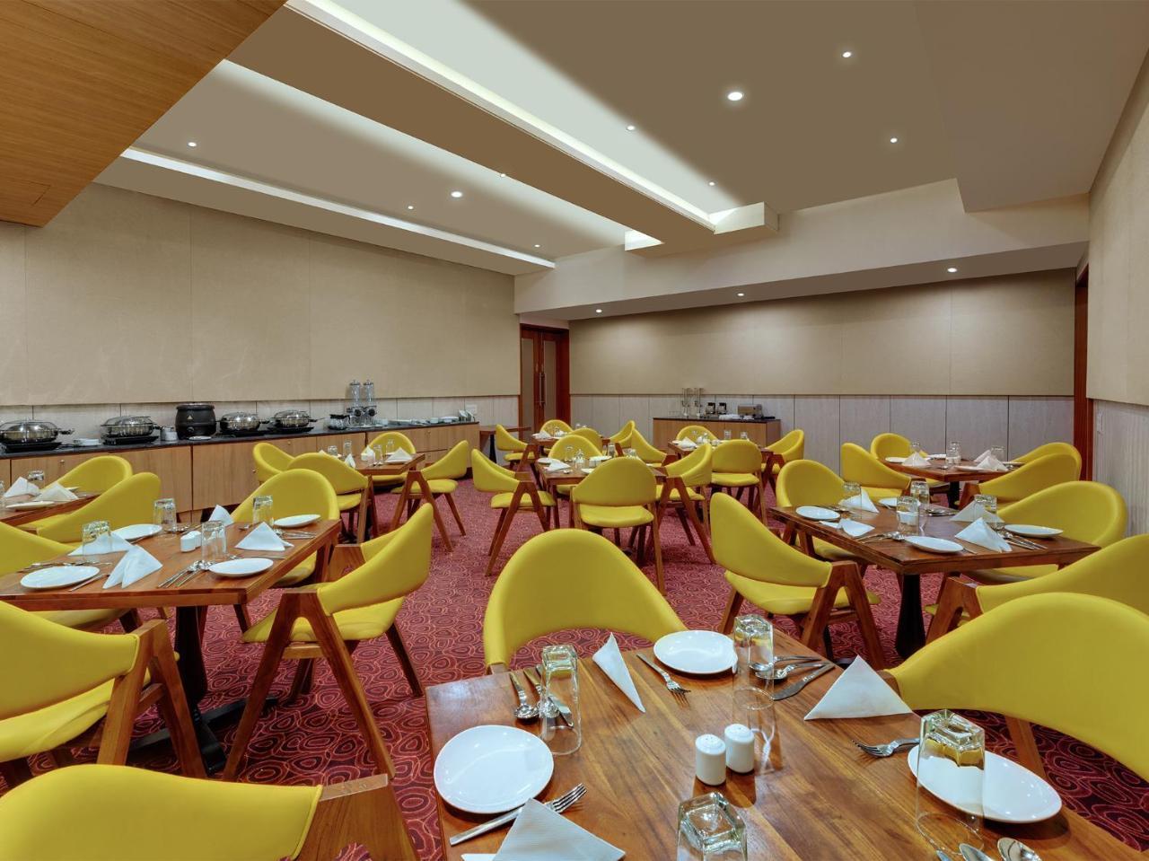 Viola Beacon Resort, Lonavala Kültér fotó
